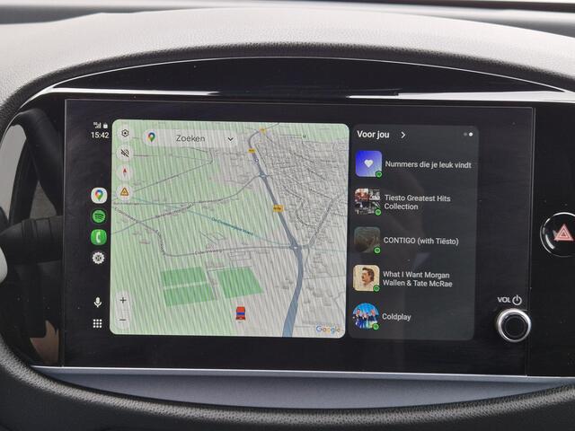 Toyota AYGO X 1.0 VVT-i S-CVT first Automaat / Navigatie middels Apple Carplay Android Auto / Adaptief CC / Climate control / Achteruitrijcamera / Keyless Entry/Start / Navigatie / Lichtmetalen wielen 18" / Parkeersensoren voor en achter /