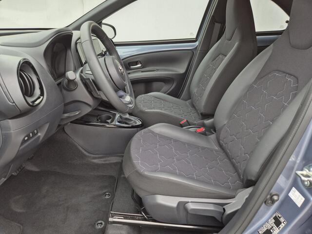 Toyota AYGO X 1.0 VVT-i S-CVT first Automaat / Navigatie middels Apple Carplay Android Auto / Adaptief CC / Climate control / Achteruitrijcamera / Keyless Entry/Start / Navigatie / Lichtmetalen wielen 18" / Parkeersensoren voor en achter /