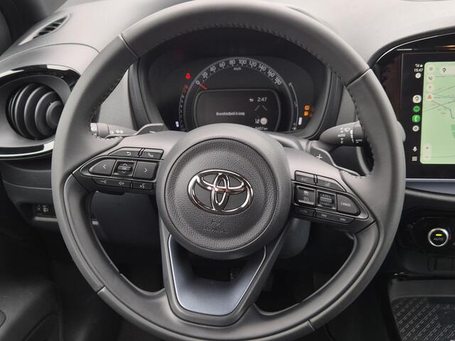 Toyota AYGO X 1.0 VVT-i S-CVT first Automaat / Navigatie middels Apple Carplay Android Auto / Adaptief CC / Climate control / Achteruitrijcamera / Keyless Entry/Start / Navigatie / Lichtmetalen wielen 18" / Parkeersensoren voor en achter /