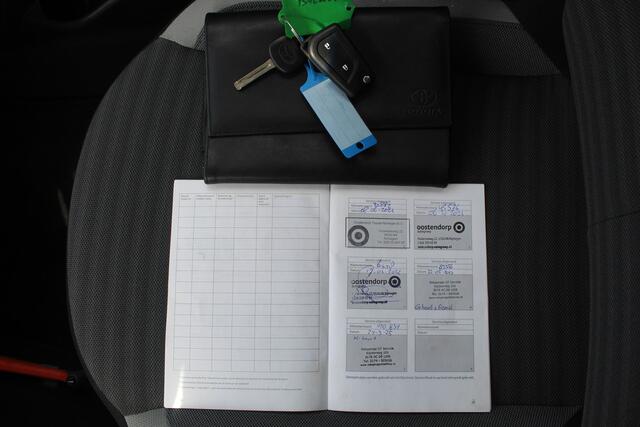 Toyota AYGO 1.0 VVT-i x-play limited Navigatie/Achteruitrijcamera/Apple carplay/Airco/Bluetooth/Toerenteller/Multifunctioneel stuurwiel/LED koplampen/Elektrisch verstelbare spiegels/Elektrische ramen.