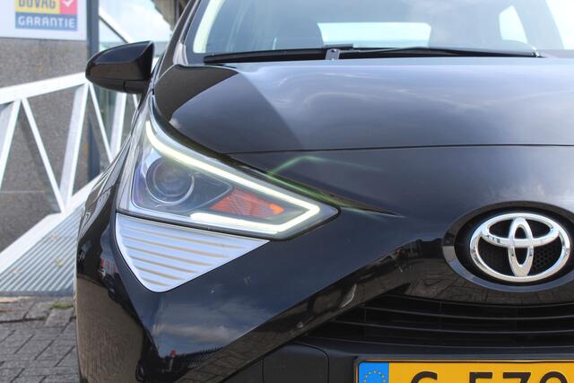 Toyota AYGO 1.0 VVT-i x-play limited Navigatie/Achteruitrijcamera/Apple carplay/Airco/Bluetooth/Toerenteller/Multifunctioneel stuurwiel/LED koplampen/Elektrisch verstelbare spiegels/Elektrische ramen.