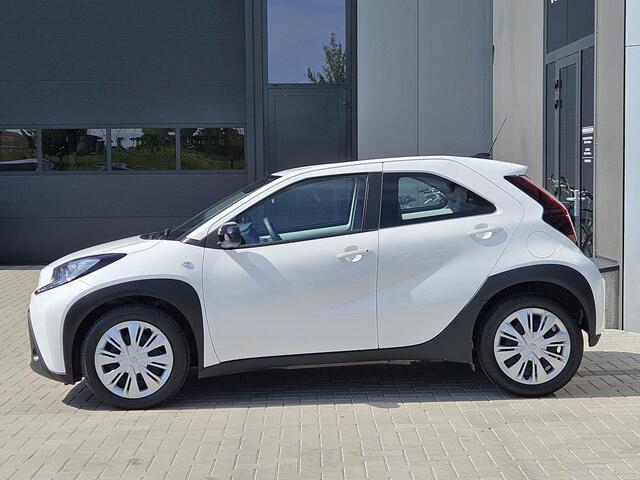 Toyota AYGO X 1.0 VVT-i MT Business 3.300km Carplay