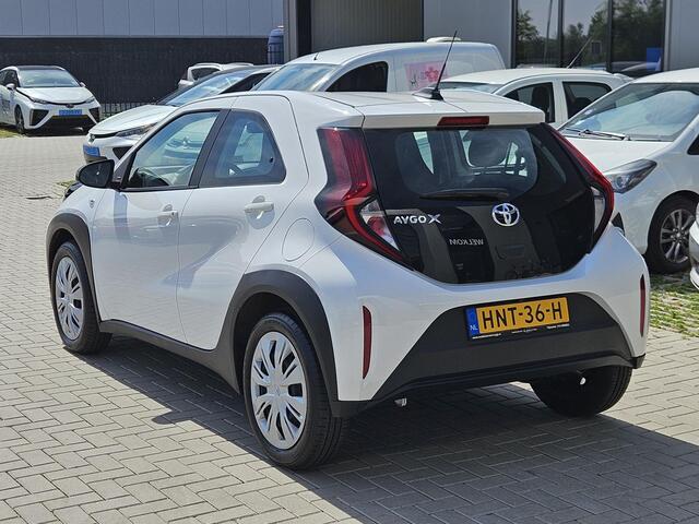 Toyota AYGO X 1.0 VVT-i MT Business 3.300km Carplay