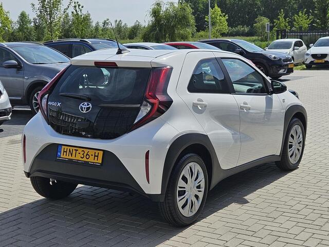 Toyota AYGO X 1.0 VVT-i MT Business 3.300km Carplay