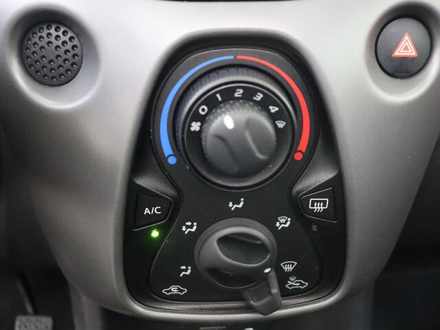 Toyota AYGO 1.0 VVT-i x-play cabrio I Airco I Centrale vergrendeling met afstandsbediening I Apple Carplay/Android Auto I
