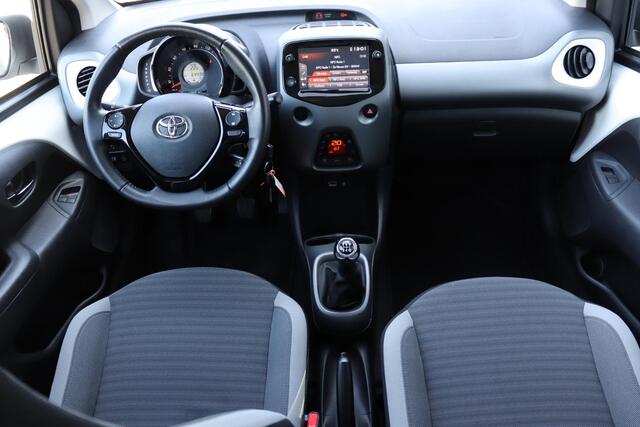 Toyota AYGO 1.0 VVT-i x-joy, Red Pack, Carplay