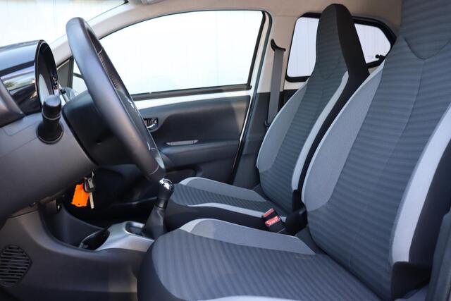 Toyota AYGO 1.0 VVT-i x-joy, Red Pack, Carplay