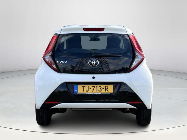 Toyota AYGO 1.0 VVT-i x-play **APPLE CARPLAY/ PARKEERCAMERA/ 36 MAANDEN GARANTIE**