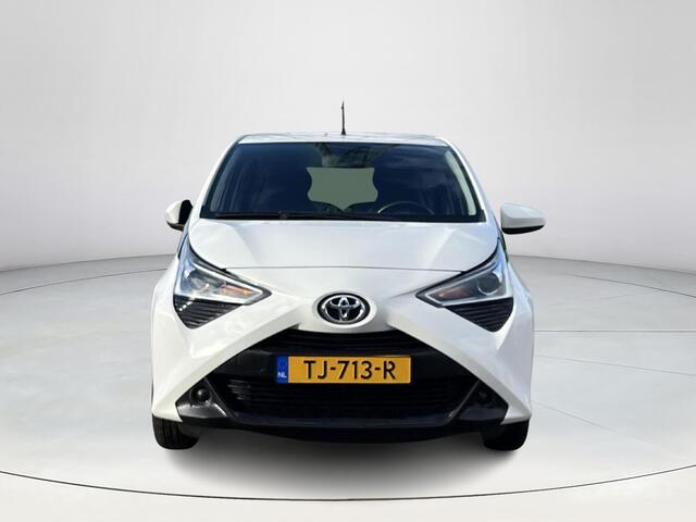 Toyota AYGO 1.0 VVT-i x-play **APPLE CARPLAY/ PARKEERCAMERA/ 36 MAANDEN GARANTIE**