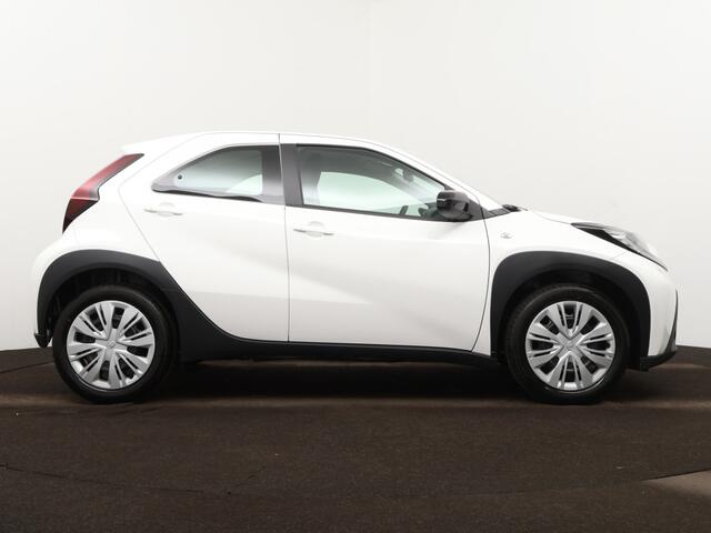 Toyota AYGO X 1.0 VVT-i MT play *Nieuw*