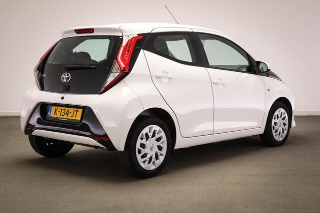 Toyota AYGO 1.0 VVT-i x-play | AIRCO | CAMERA