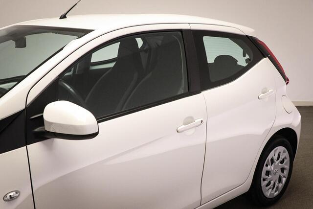 Toyota AYGO 1.0 VVT-i x-play | AIRCO | CAMERA