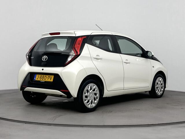 Toyota AYGO 1.0 VVT-i x-play | Apple Carplay /- Android Auto | Airco | Parkeercamera |