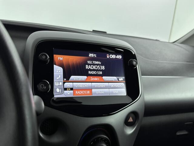 Toyota AYGO 1.0 VVT-i x-play | Apple Carplay /- Android Auto | Airco | Parkeercamera |