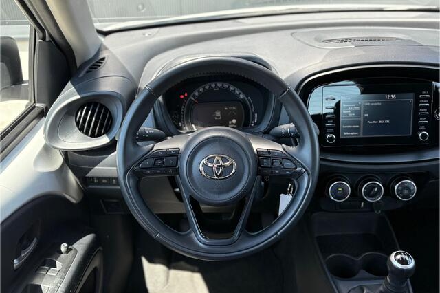 Toyota AYGO X 1.0 VVT-i MT Play 72pk - Camera - Cruise - Lane - Carplay - Rijklaar