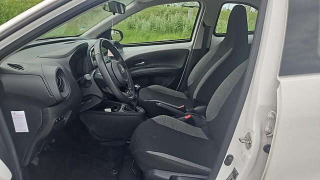 Toyota AYGO X 1.0 VVT-i MT Play | Apple Carplay & AndroidAUTO | Privacy Glass |