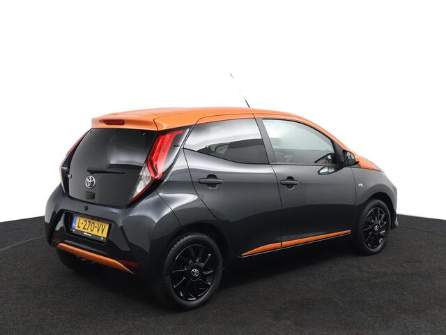 Toyota AYGO 1.0 VVT-i TeamNL | JBL Audio | Climate Control | Automatische Airco | Achteruitrijcamera | Bluetooth |