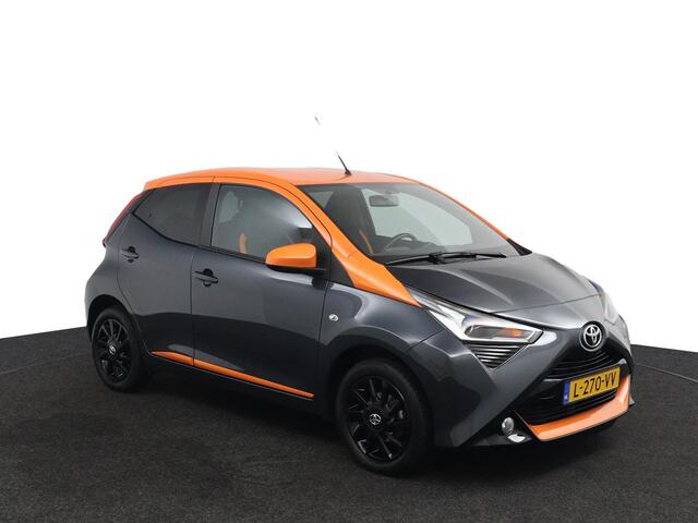 Toyota AYGO 1.0 VVT-i TeamNL | JBL Audio | Climate Control | Automatische Airco | Achteruitrijcamera | Bluetooth |