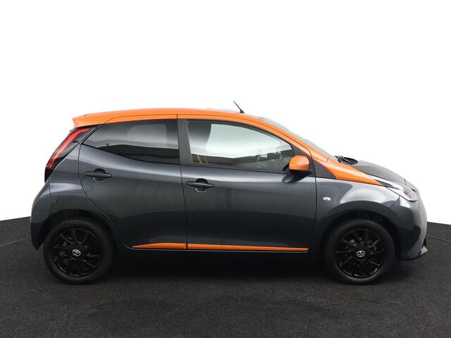 Toyota AYGO 1.0 VVT-i TeamNL | JBL Audio | Climate Control | Automatische Airco | Achteruitrijcamera | Bluetooth |