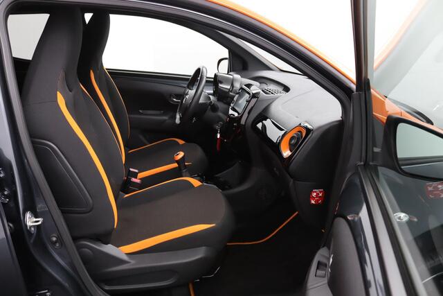 Toyota AYGO 1.0 VVT-i TeamNL | JBL Audio | Climate Control | Automatische Airco | Achteruitrijcamera | Bluetooth |