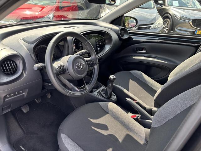 Toyota AYGO X 1.0 VVT-i MT first , Adap.Cruise, Apple Carplay, Clima, Bluetooth, Camera, LMV 17 Inch, LKA,