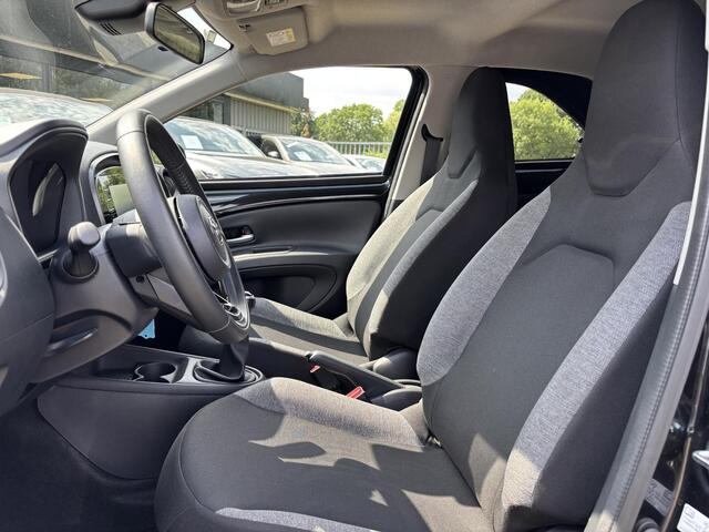 Toyota AYGO X 1.0 VVT-i MT first , Adap.Cruise, Apple Carplay, Clima, Bluetooth, Camera, LMV 17 Inch, LKA,