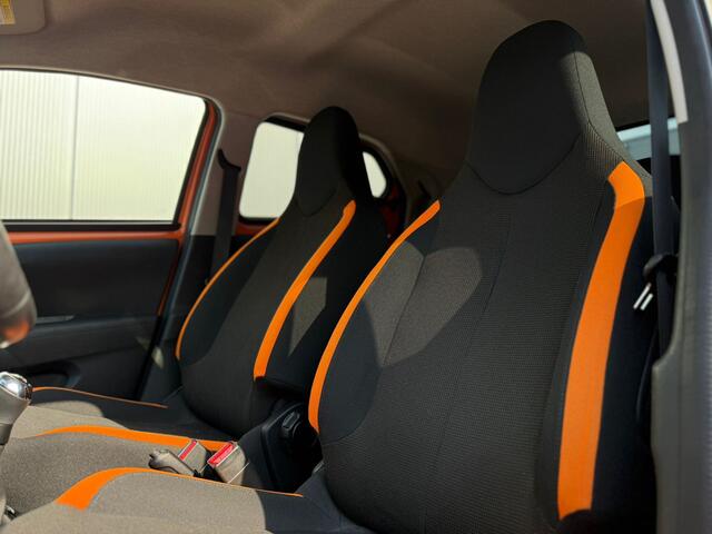 Toyota AYGO 1.0 VVT-i x-cite | Carmera | LM velgen | All season | Airco | DAB |