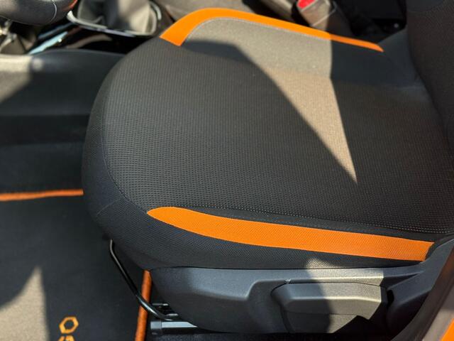 Toyota AYGO 1.0 VVT-i x-cite | Carmera | LM velgen | All season | Airco | DAB |