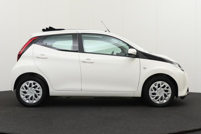 Toyota AYGO 1.0 Cabrio VVT-i x-play Carplay Camera LED