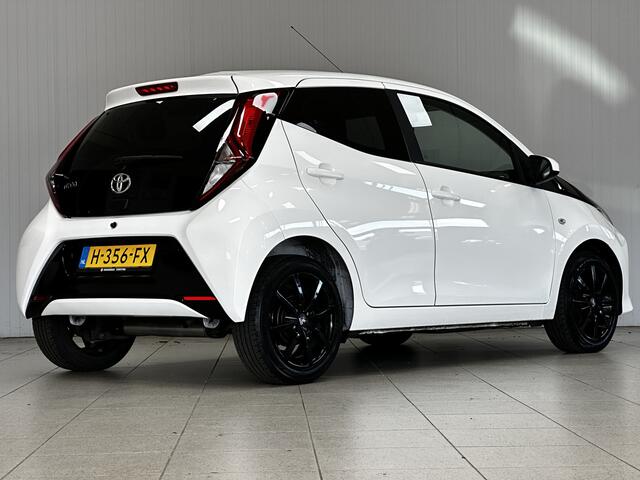 Toyota AYGO 1.0 VVT-i x-play limited/ Apple+Android/ LED Dagrijverl./ Camera/ Airco/ Bluetooth/ Multi.LEDER.Stuur/ Elek.Pakket/ Isofix/ C.V.Afstand.