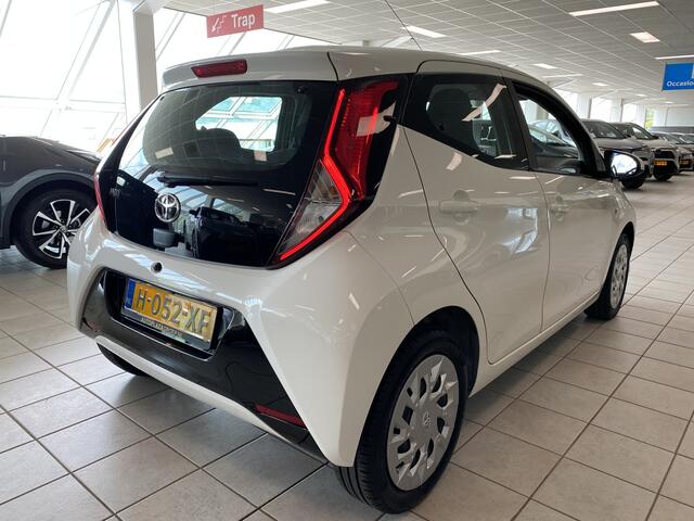 Toyota AYGO 1.0 VVT-i x-play