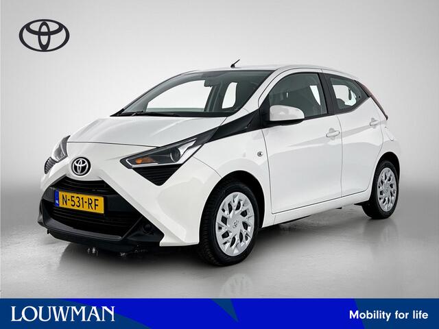 Toyota AYGO 1.0 VVT-i x-play | weinig km | dealer onderhouden | Apple carplay-Android auto| Airco |