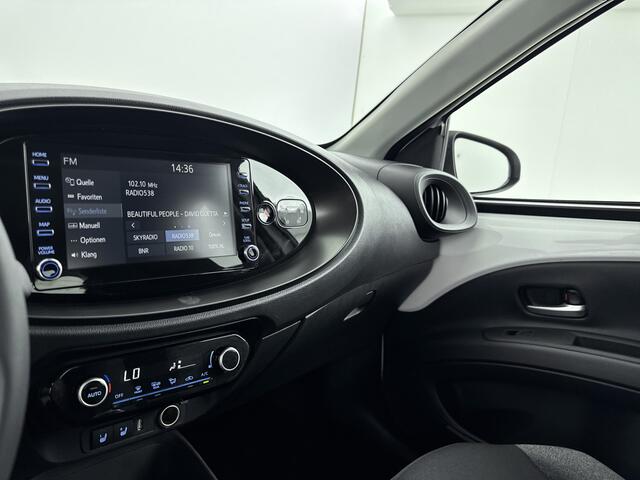 Toyota AYGO X 1.0 VVT-i MT Play Luxury | Climate Control | Stoelverwarming | Apple Carplay -/ Android Auto |