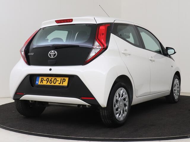 Toyota AYGO 1.0 VVT-i x-play I Airco I 5 Deurs I Zuinig I Centrale vergrendeling met afstandsbediening I