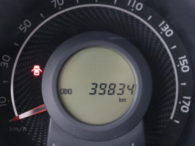 Toyota AYGO 1.0 VVT-i x-play I Airco I 5 Deurs I Zuinig I Centrale vergrendeling met afstandsbediening I