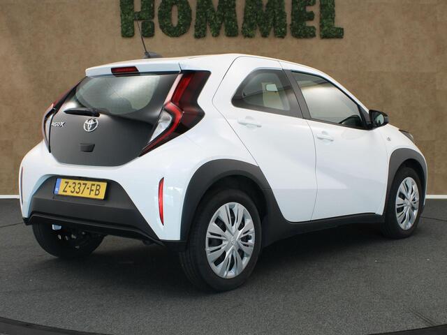 Toyota AYGO X 1.0 VVT-i MT Play - ORIGINEEL NEDERLANDSE AUTO - AIRCO - ADAPTIEVE CRUISE CONTROL - ACHTERUITRIJCAMERA - BLUETOOTH - LICHTSENSOR - DAB RADIO