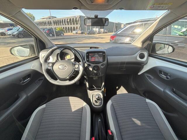 Toyota AYGO 1.0 VVT-i x-play