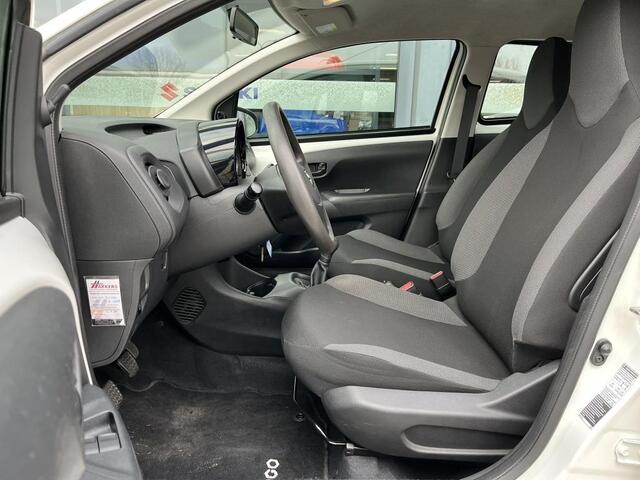 Toyota AYGO 1.0 VVT-i x-now | Airco | 5-deurs |