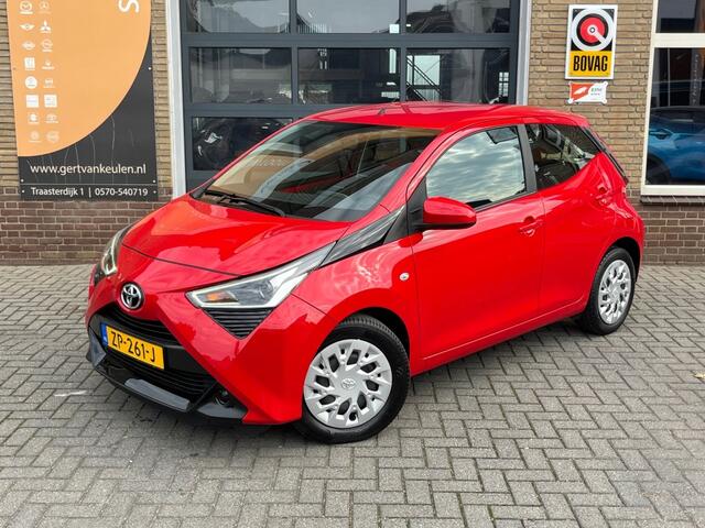 Toyota AYGO 1.0 VVT-I X-PLAY LIMITED 5-DRS AIRCO/CARPLAY/CAMERA/NL-AUTO/1E EIG.