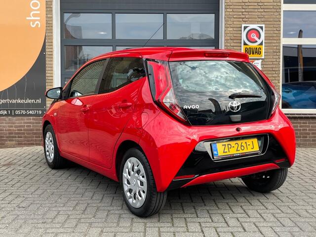 Toyota AYGO 1.0 VVT-I X-PLAY LIMITED 5-DRS AIRCO/CARPLAY/CAMERA/NL-AUTO/1E EIG.