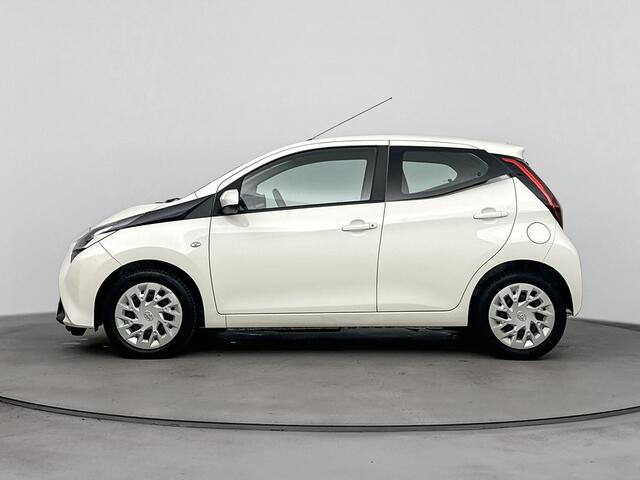 Toyota AYGO 1.0 VVT-i x-play | Parkeercamera | Bluetooth | Airco |