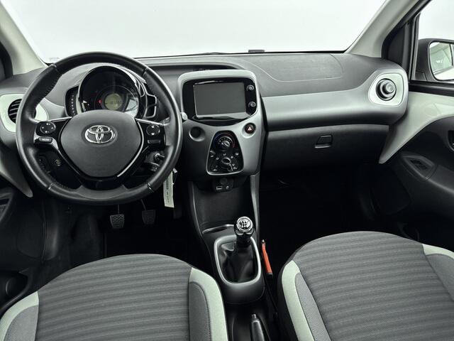Toyota AYGO 1.0 VVT-i x-play | Parkeercamera | Bluetooth | Airco |