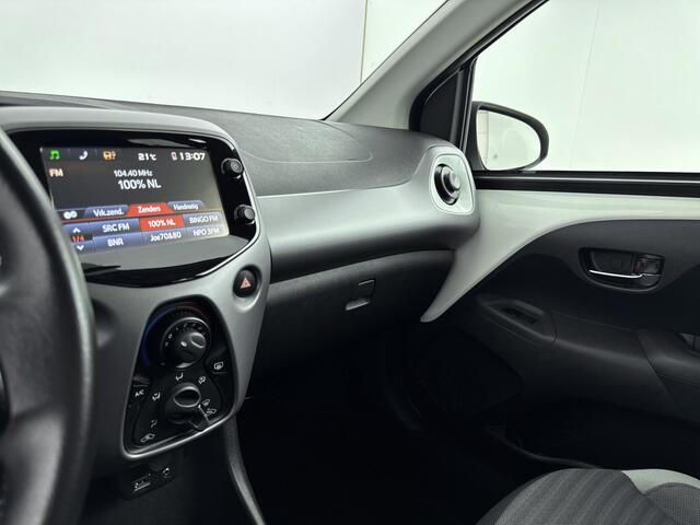 Toyota AYGO 1.0 VVT-i x-play | Parkeercamera | Bluetooth | Airco |