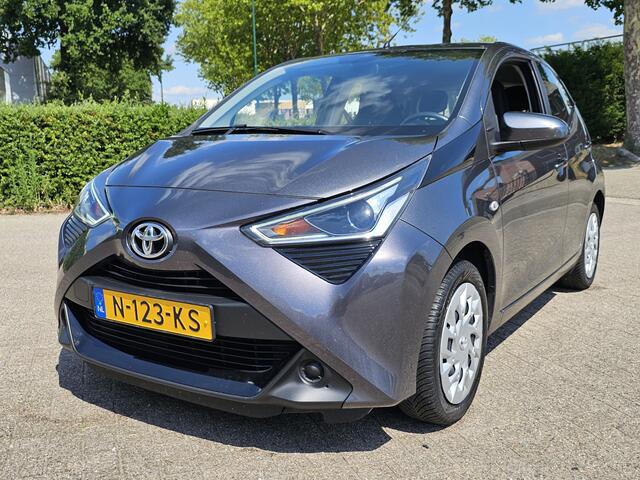 Toyota AYGO 1.0 VVT-i x-Play, Carplay! Camera! 1e Eig! Zondag OPEN!