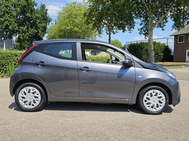 Toyota AYGO 1.0 VVT-i x-Play, Carplay! Camera! 1e Eig! Zondag OPEN!