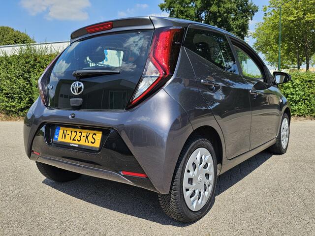 Toyota AYGO 1.0 VVT-i x-Play, Carplay! Camera! 1e Eig! Zondag OPEN!