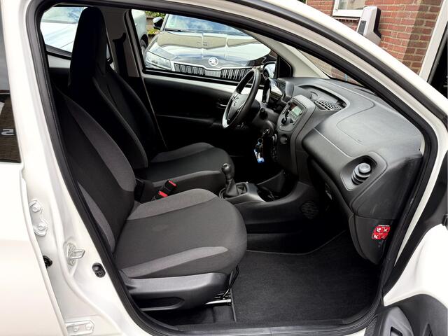 Toyota AYGO 1.0 VVT-i x-fun Airco, Bluetooth, DAB
