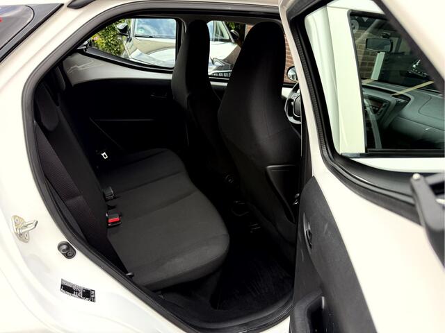Toyota AYGO 1.0 VVT-i x-fun Airco, Bluetooth, DAB