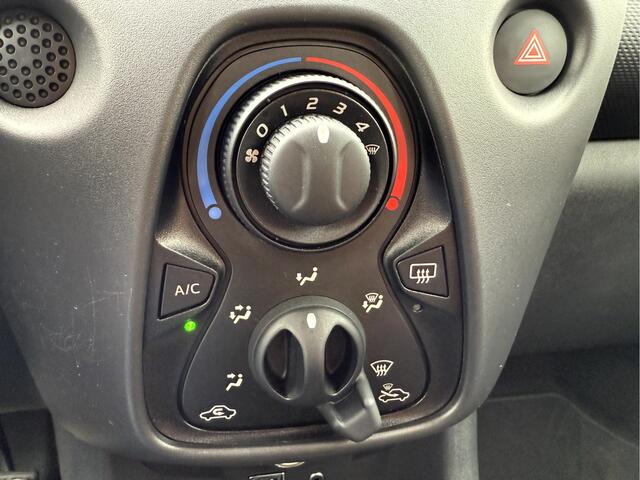 Toyota AYGO 1.0 VVT-i x-fun Airco, Bluetooth, DAB