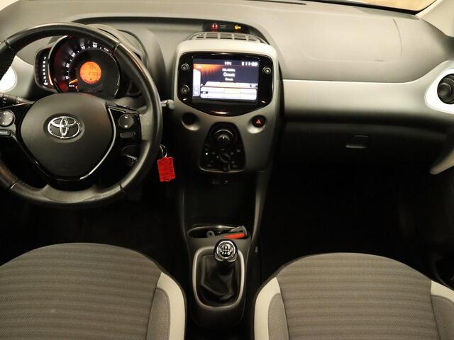 Toyota AYGO 1.0 VVT-i x-play limited - ORIGINEEL NEDERLANDSE AUTO - APPLE CARPLAY & ANDROID AUTO - ACHERUITRIJCAMERA - AIRCO - NAVIGATIE